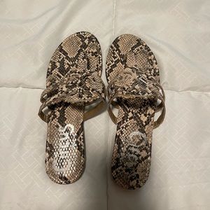 amazon woman’s sandals